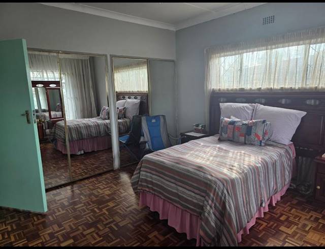 4 BEDROOM HOUSE FOR SALE IN KEMPTON PARK EXT 01